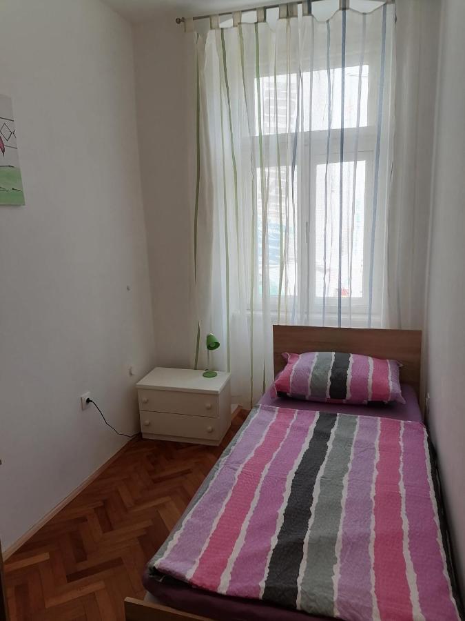Kupus By Arena Apartment Pula Exterior photo